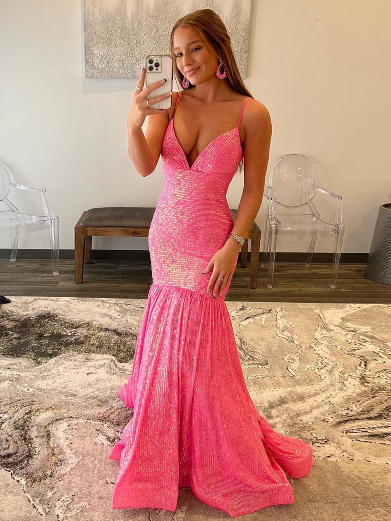 Vestido de fiesta de sirena con escote en V y lentejuelas en color naranja