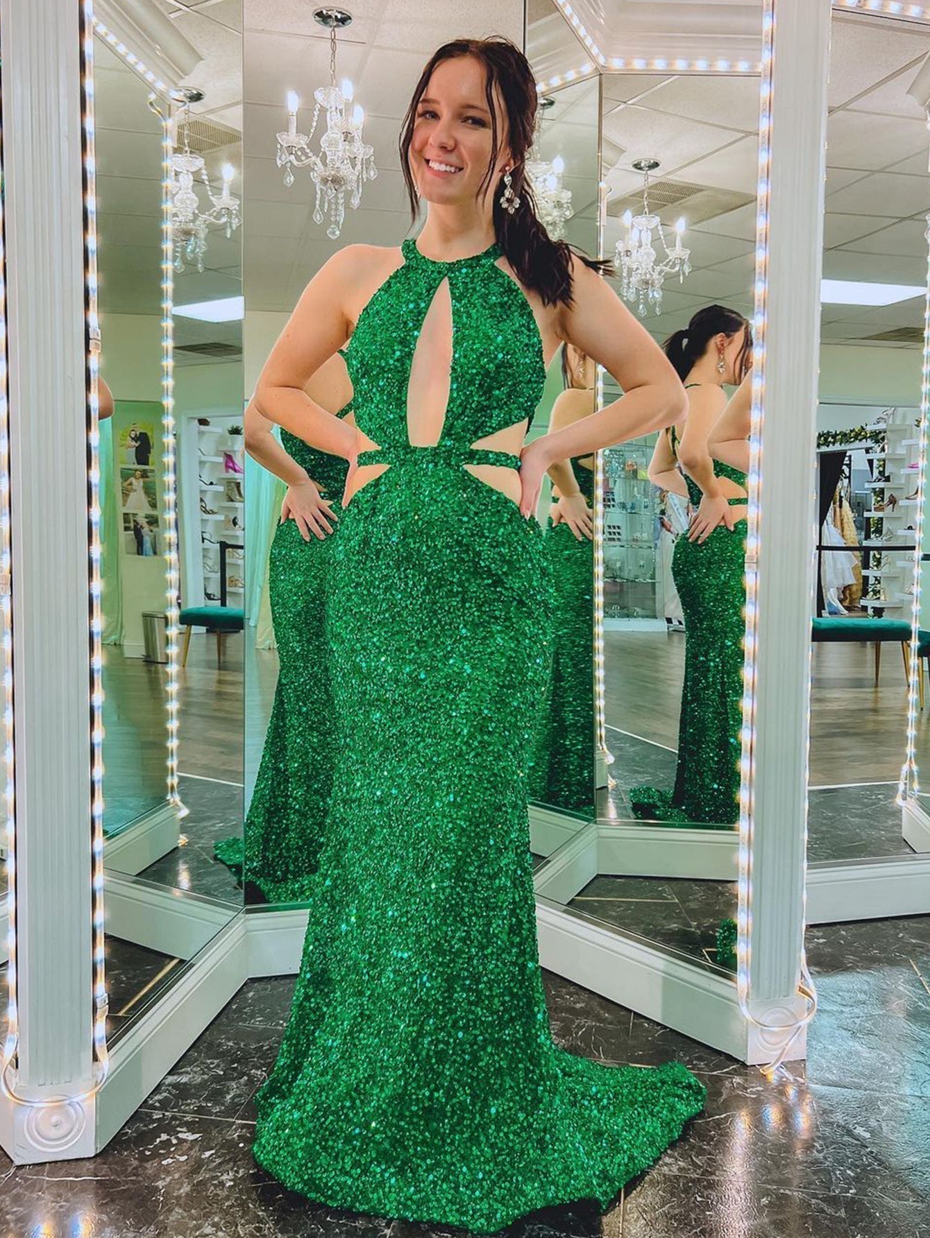 Vestido de fiesta largo verde sirena con escote en V y espalda descubierta