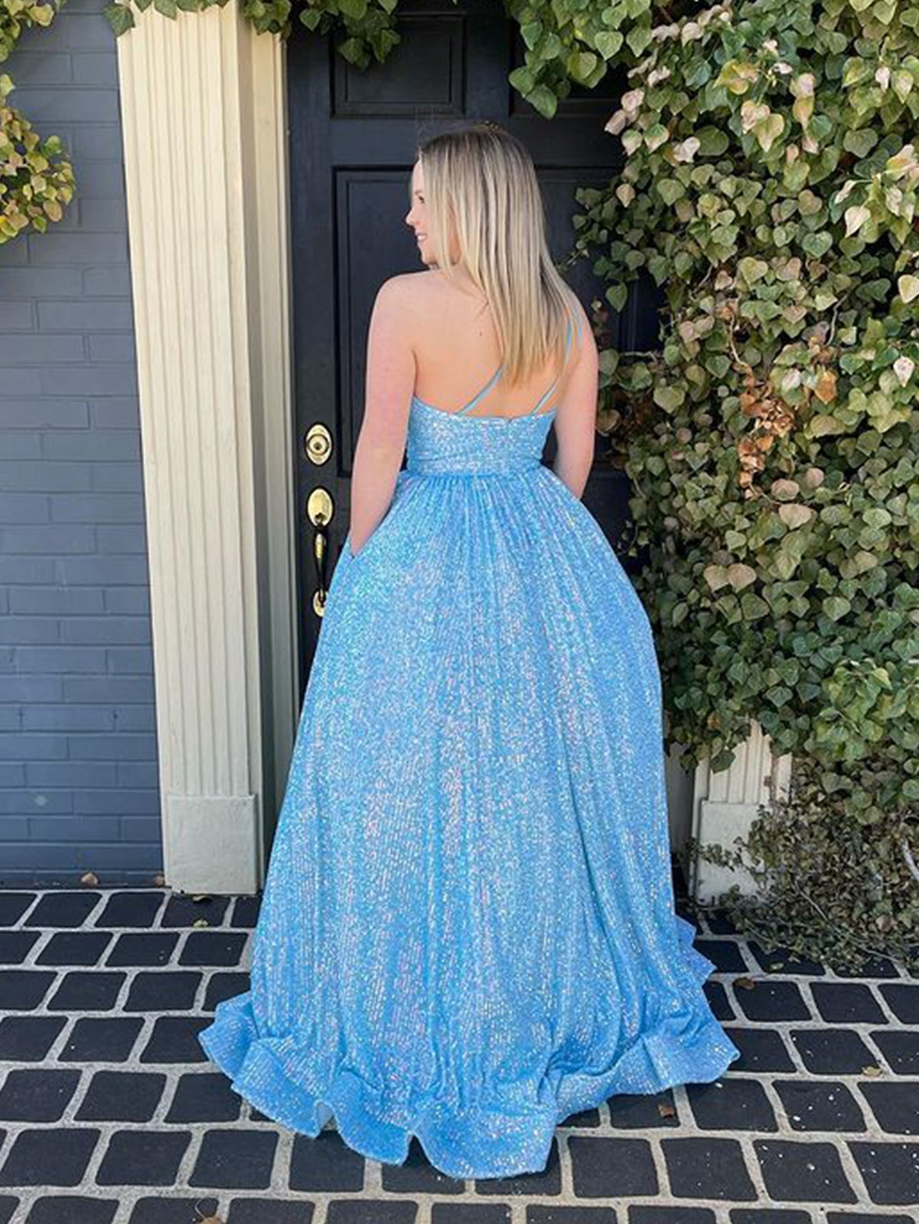 Vestido de fiesta de lentejuelas con un solo hombro y bolsillos en corte A