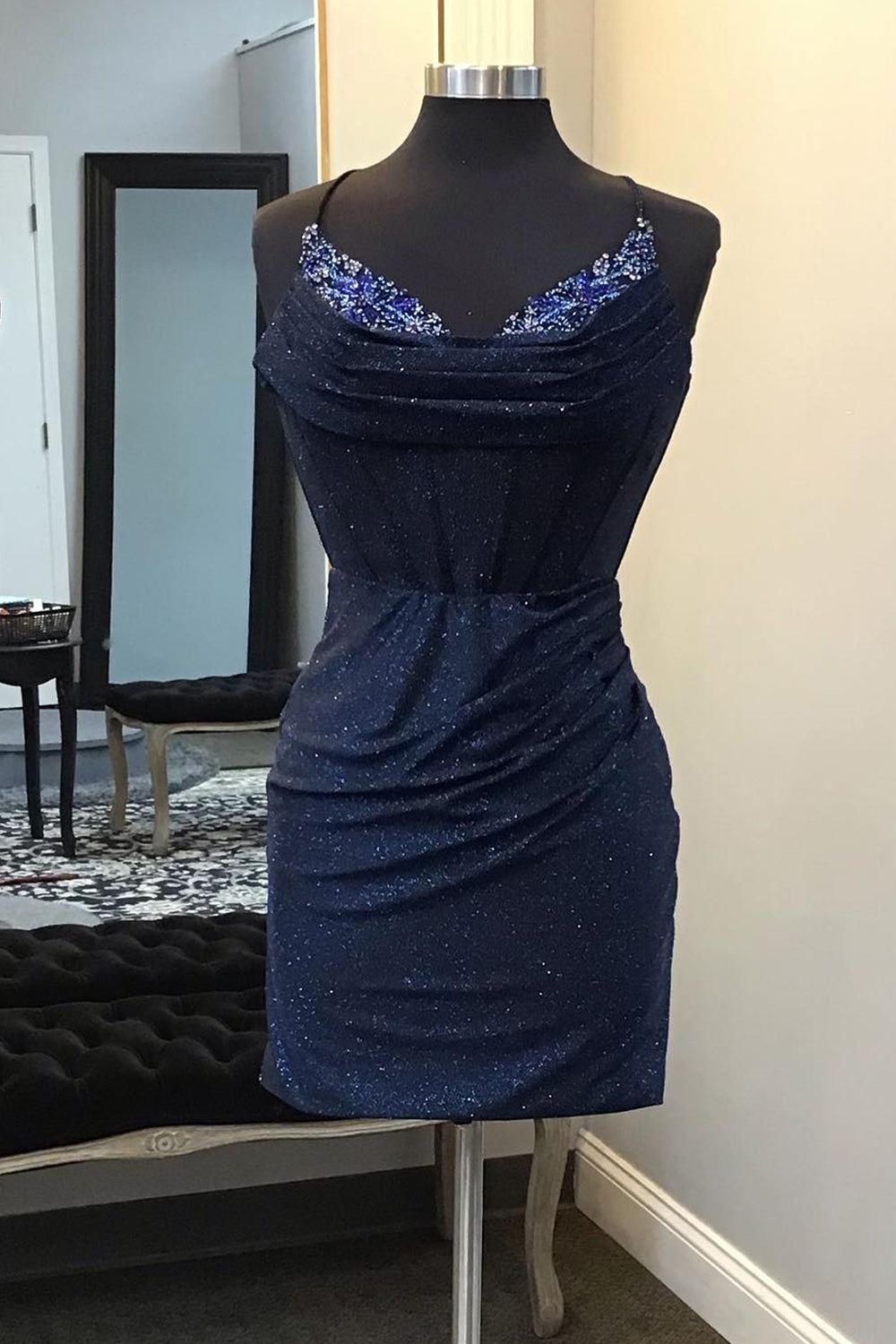 Jersey-Homecoming-Kleid im Etui-Stil mit Perlen