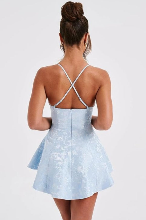 Vestido de fiesta corto de satén con volantes, corte A, cuello halter, espalda descubierta y jacquard