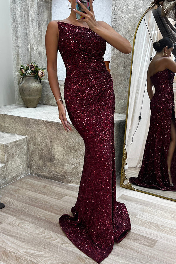 Let The Banquet Beginn – Schulterfreies Maxikleid mit Pailletten und seitlichem Rüschenschlitz