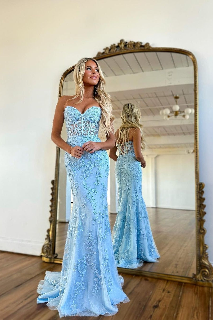 Vestidos de fiesta formales de encaje con escote corazón y sirena azul cielo