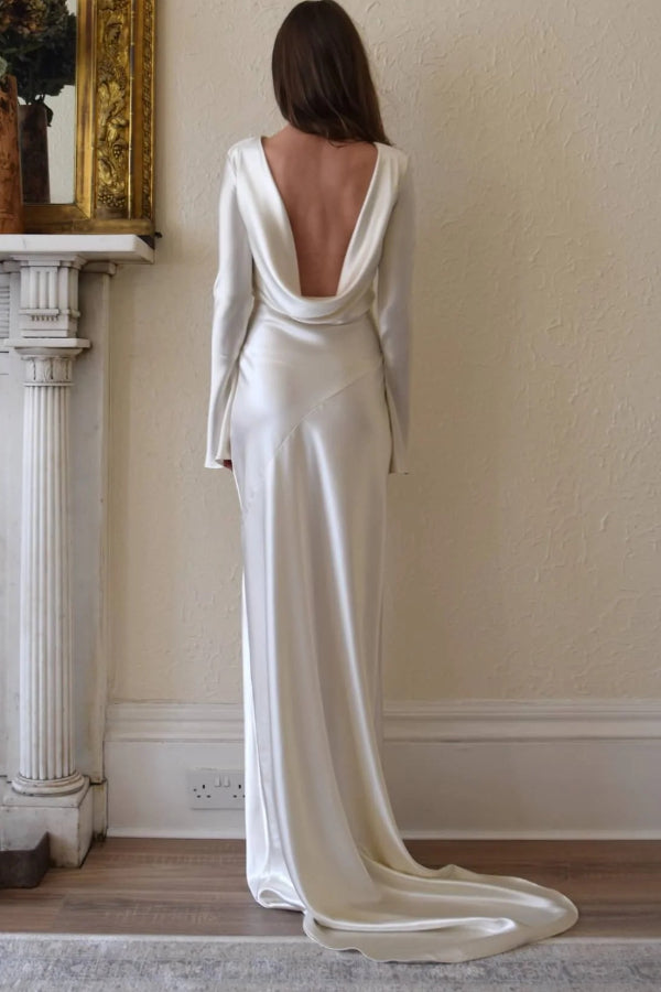 Pearl Eden – Maxikleid mit offenem Wasserfallausschnitt und Satinrücken