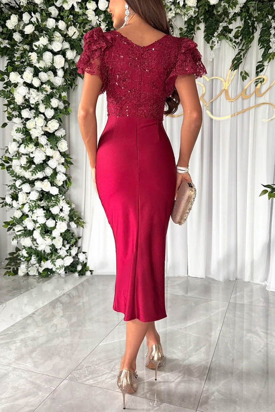 Traumhaftes, luxuriöses Midikleid aus Spitze und Satin mit Patchwork-Rüschenärmeln und Rüschen