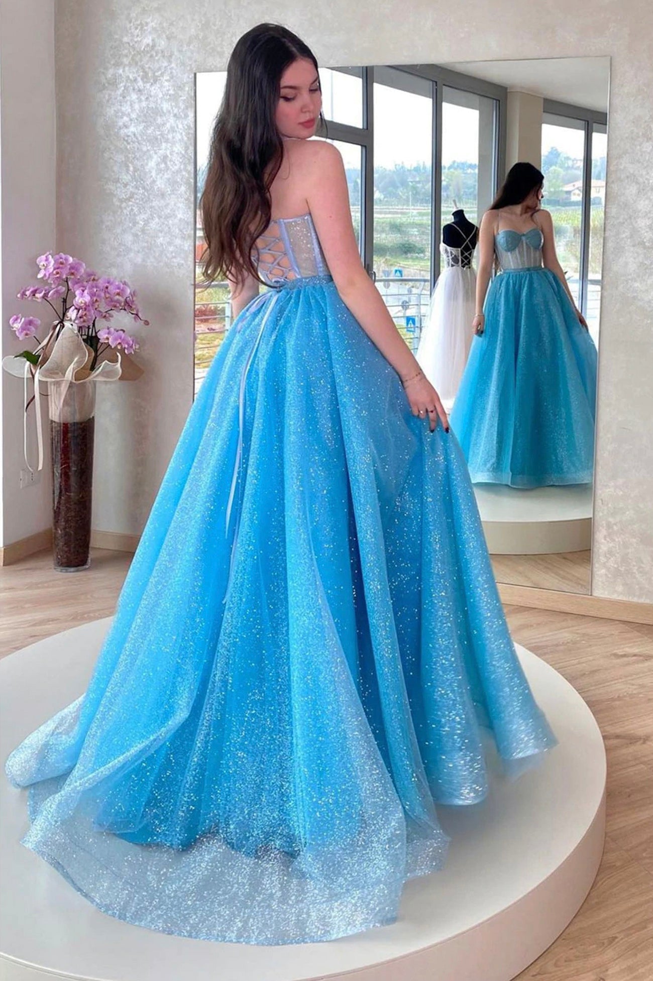 Langes A-Linien-Ballkleid aus Tüll, blaues Abendkleid mit Schnürung und Korsett