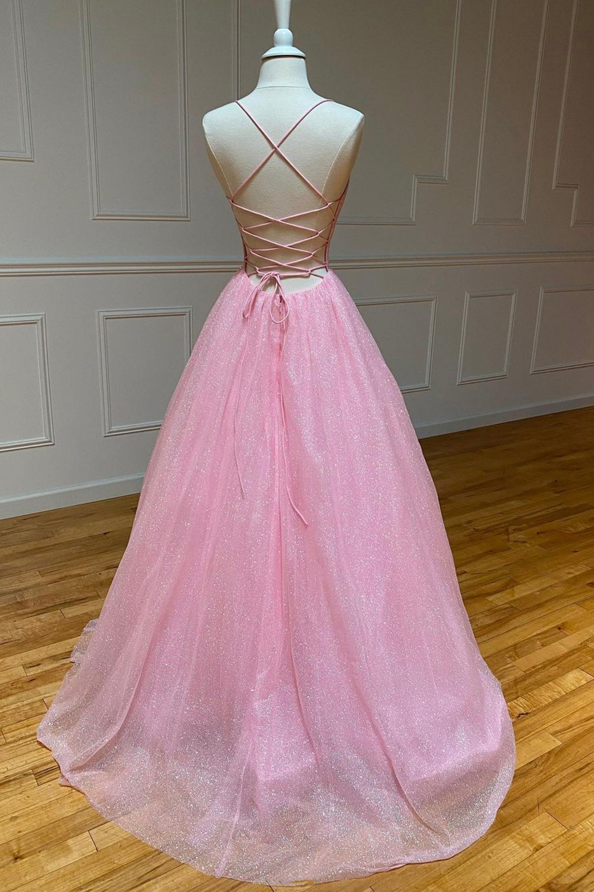 Vestido de fiesta largo de tul sin espalda, corte A, escote en V