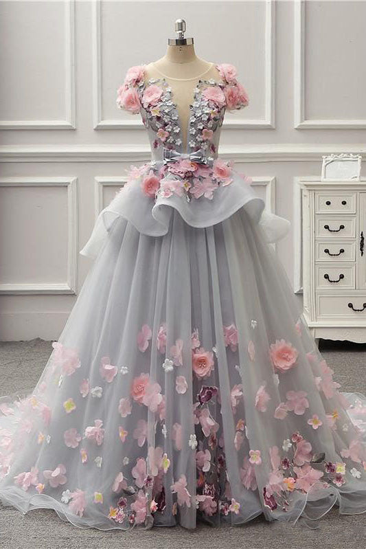 Elegante vestido de fiesta largo gris con apliques florales y espalda con cordones