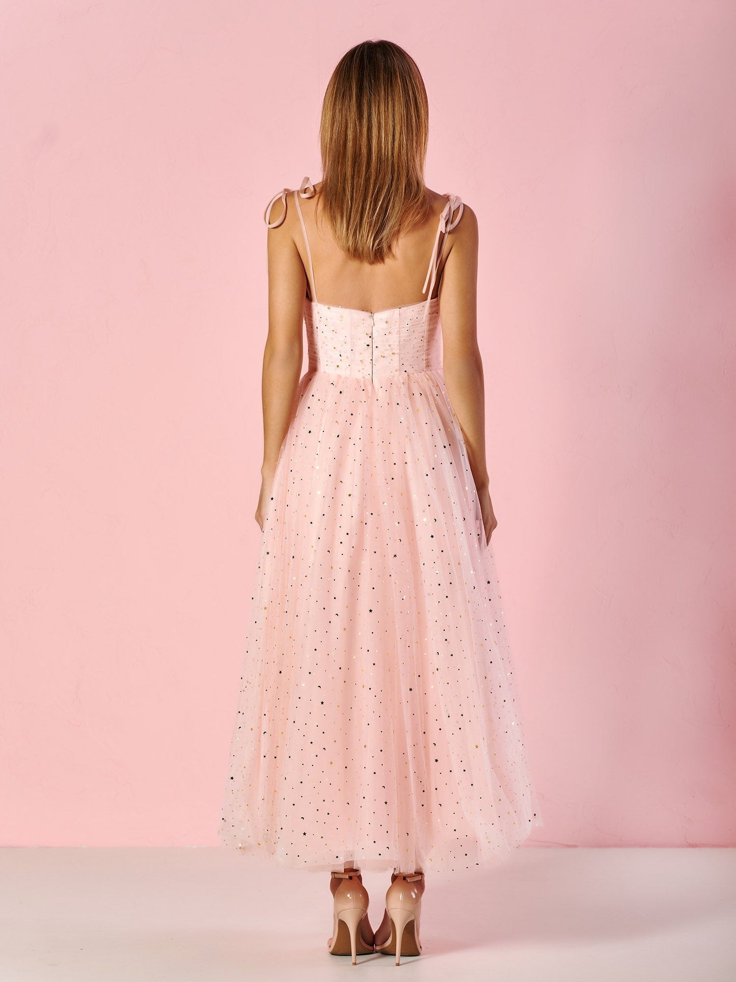 Vestido de fiesta largo de tul con escote corazón y estrellas