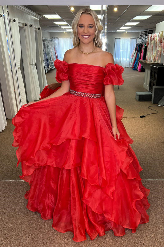 Roycebridal Giovanna | Vestido de fiesta largo de tul con cuentas y capas en rojo, hombros descubiertos