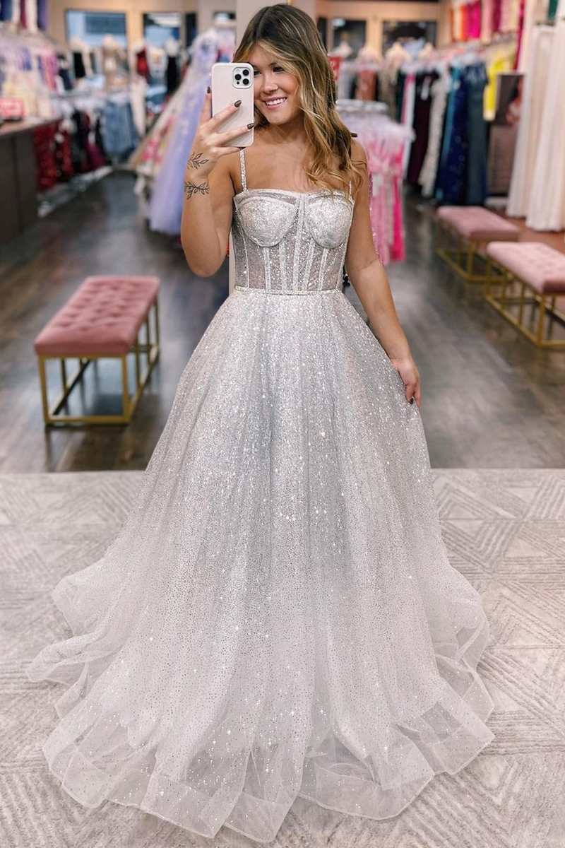 Vestido de fiesta de corte A con tirantes princesa y lentejuelas plateadas ombré