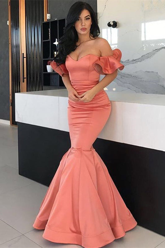 Impresionantes vestidos de fiesta de sirena de satén con hombros descubiertos