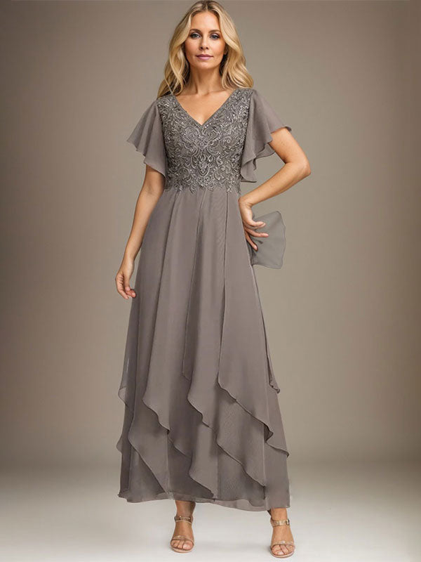 A-Linien-Kleid mit V-Ausschnitt, knöchellang, Spitzenchiffon und kaskadierenden Rüschen