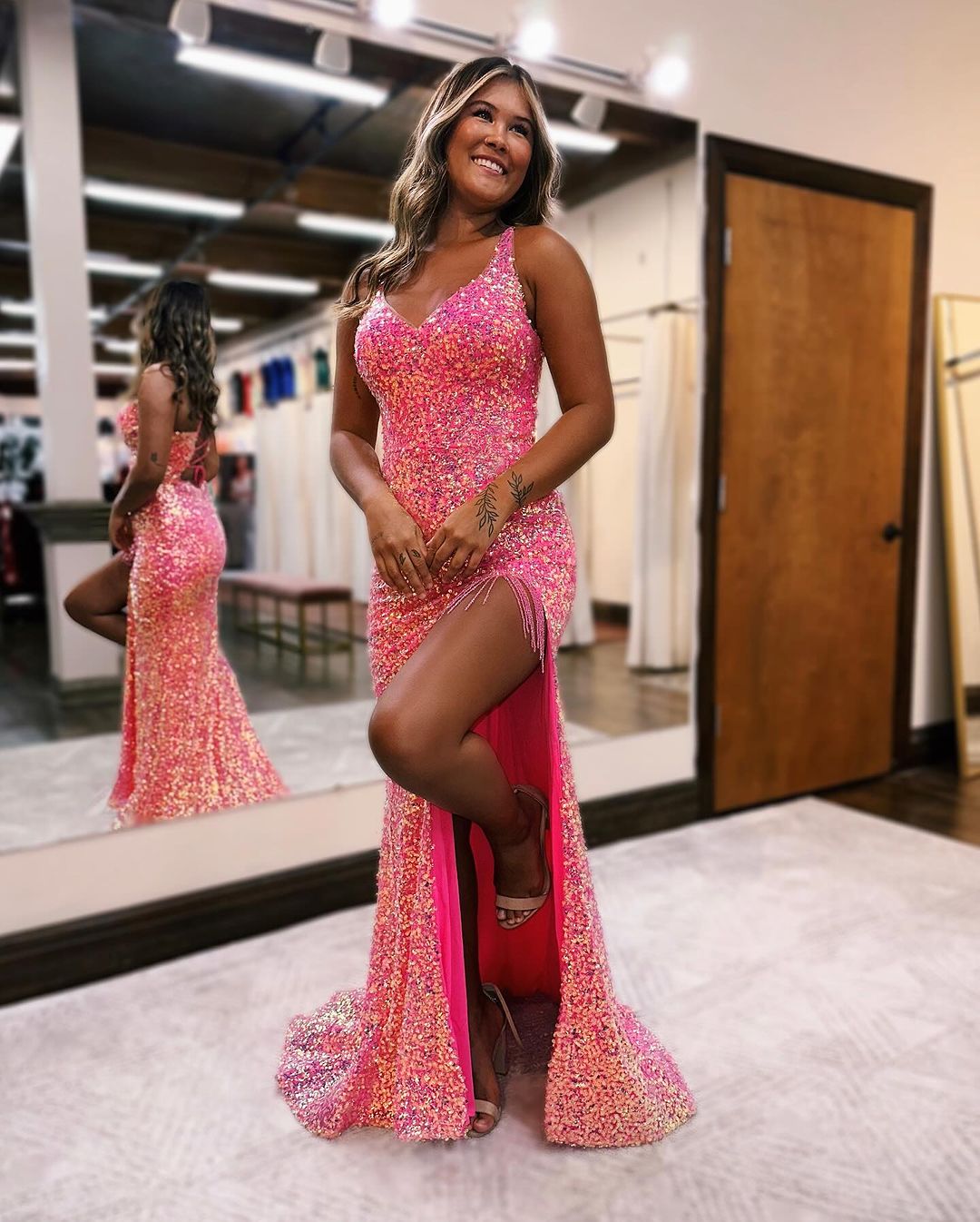 Sexy ärmelloses Ballkleid mit Spaghettiträgern und Schlitz vorne
