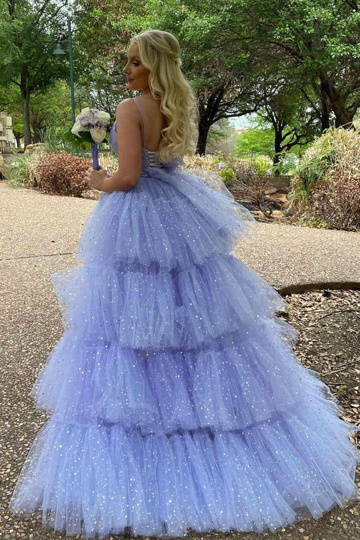 Vestido de fiesta de tul escalonado lavanda con brillo alto-bajo