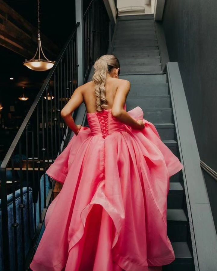 Hellrosa A-Linien-Ballkleid aus Organza ohne Träger
