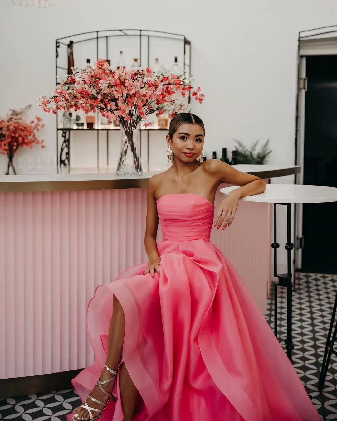 Hellrosa A-Linien-Ballkleid aus Organza ohne Träger