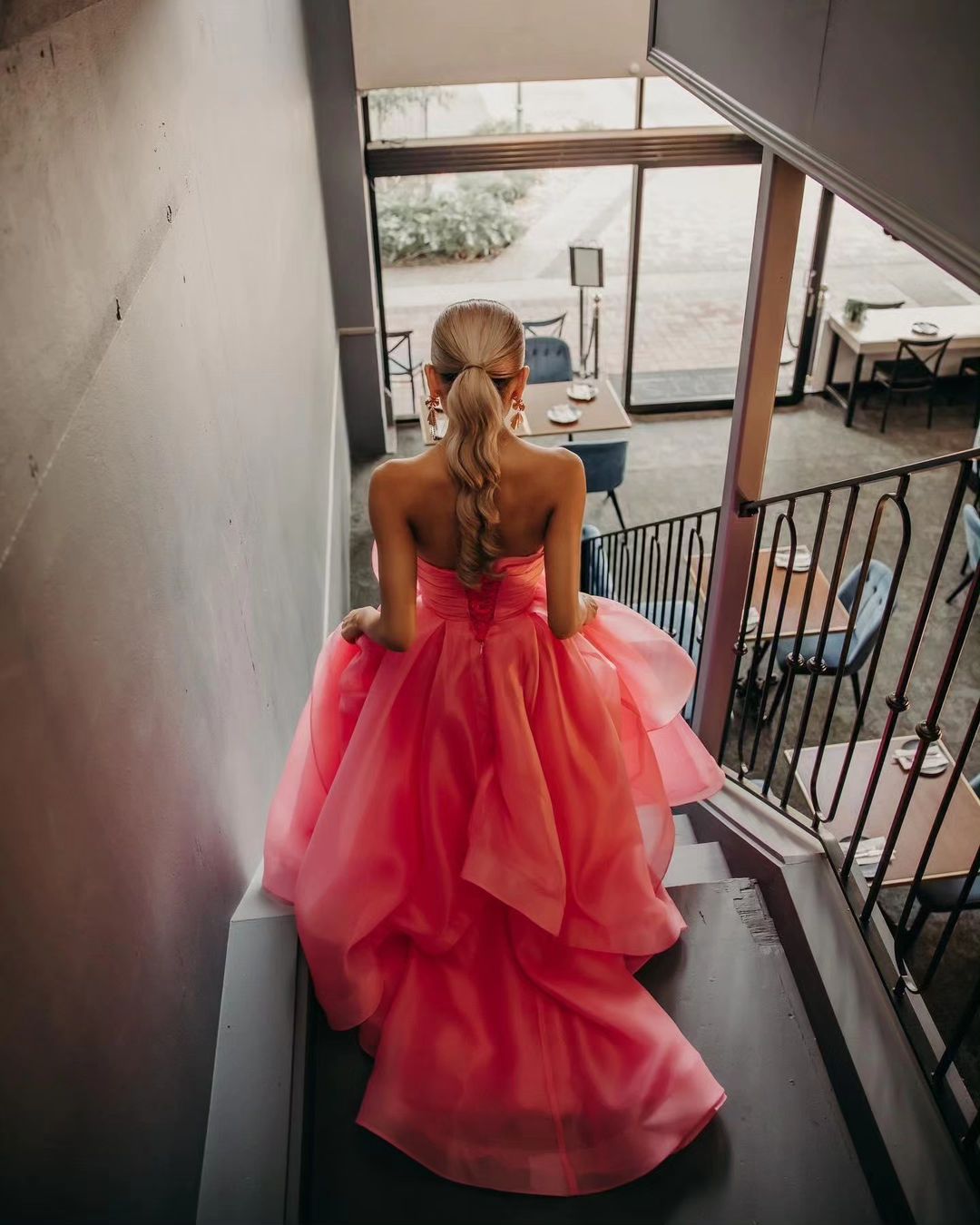 Hellrosa A-Linien-Ballkleid aus Organza ohne Träger