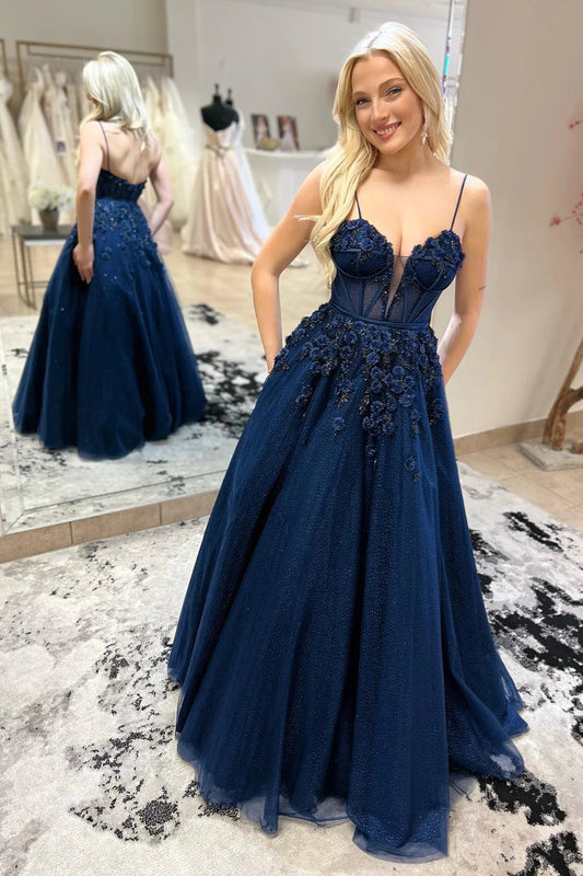 Vestido de fiesta largo con tirantes y escote en V pronunciado, estampado floral y cuentas