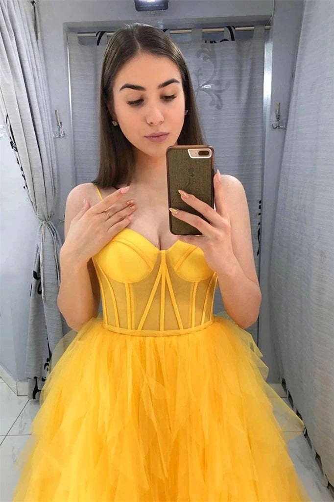 Vivian | Vestido largo formal de tul amarillo con tirantes finos
