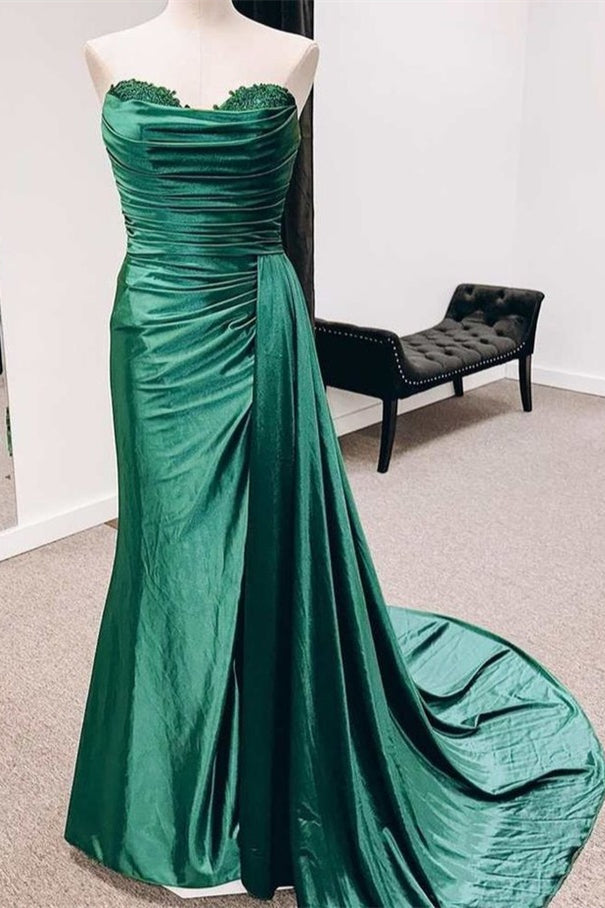 Vestido de fiesta largo plisado de satén estilo sirena sin tirantes color fucsia