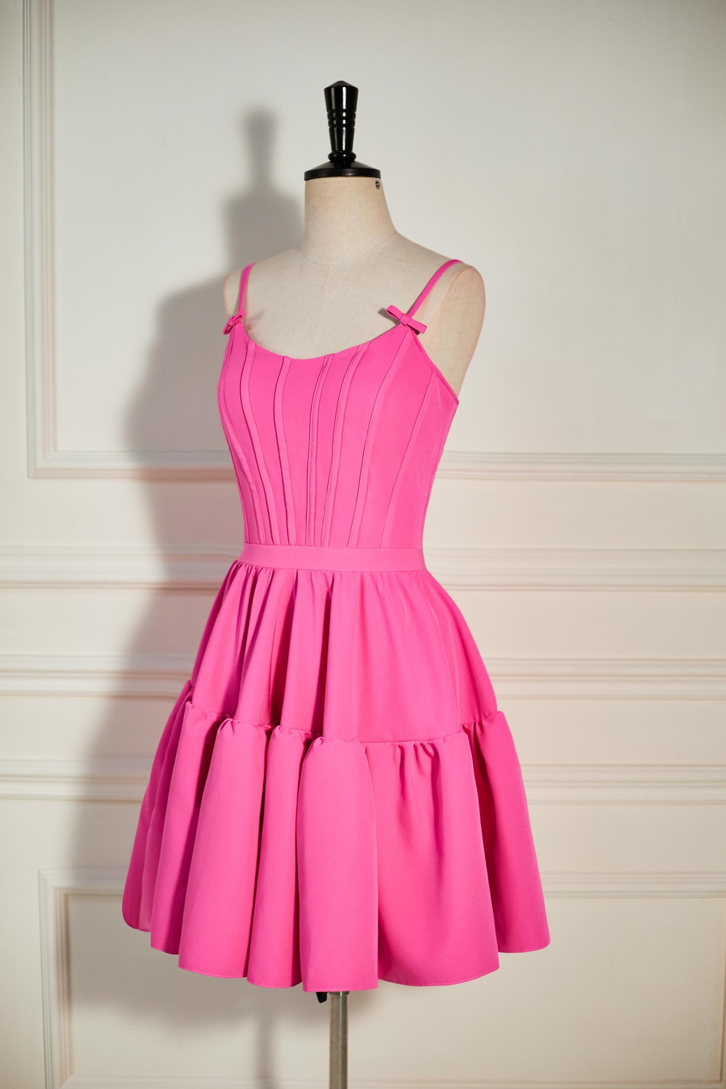Vestido de fiesta con cordones y volantes en forma de A