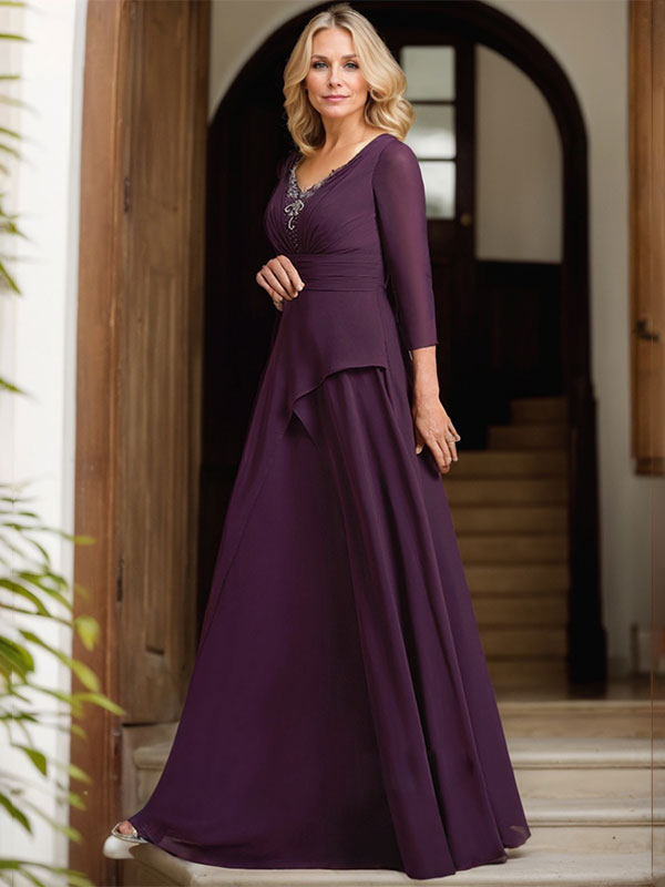 A-Linie, V-Ausschnitt, bodenlanges Chiffonkleid für die Brautmutter mit plissierter Perlenstickerei