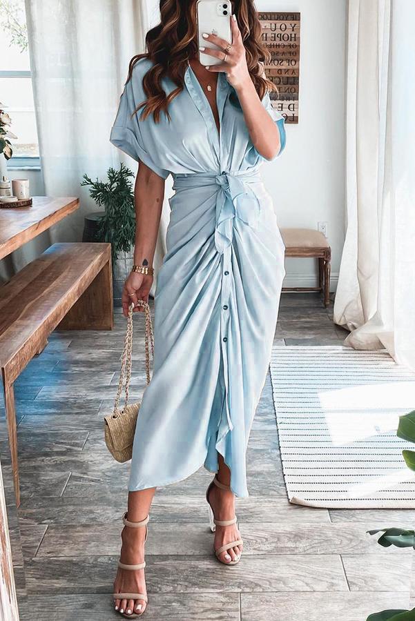 Tolles drapiertes Satinkleid im Button-Down-Stil