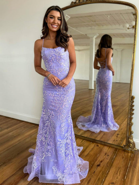 Vestido de fiesta de encaje con escote redondo y corte sirena
