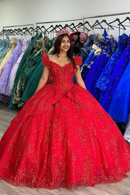 Vestido de quinceañera con apliques y hombros descubiertos en rojo brillante