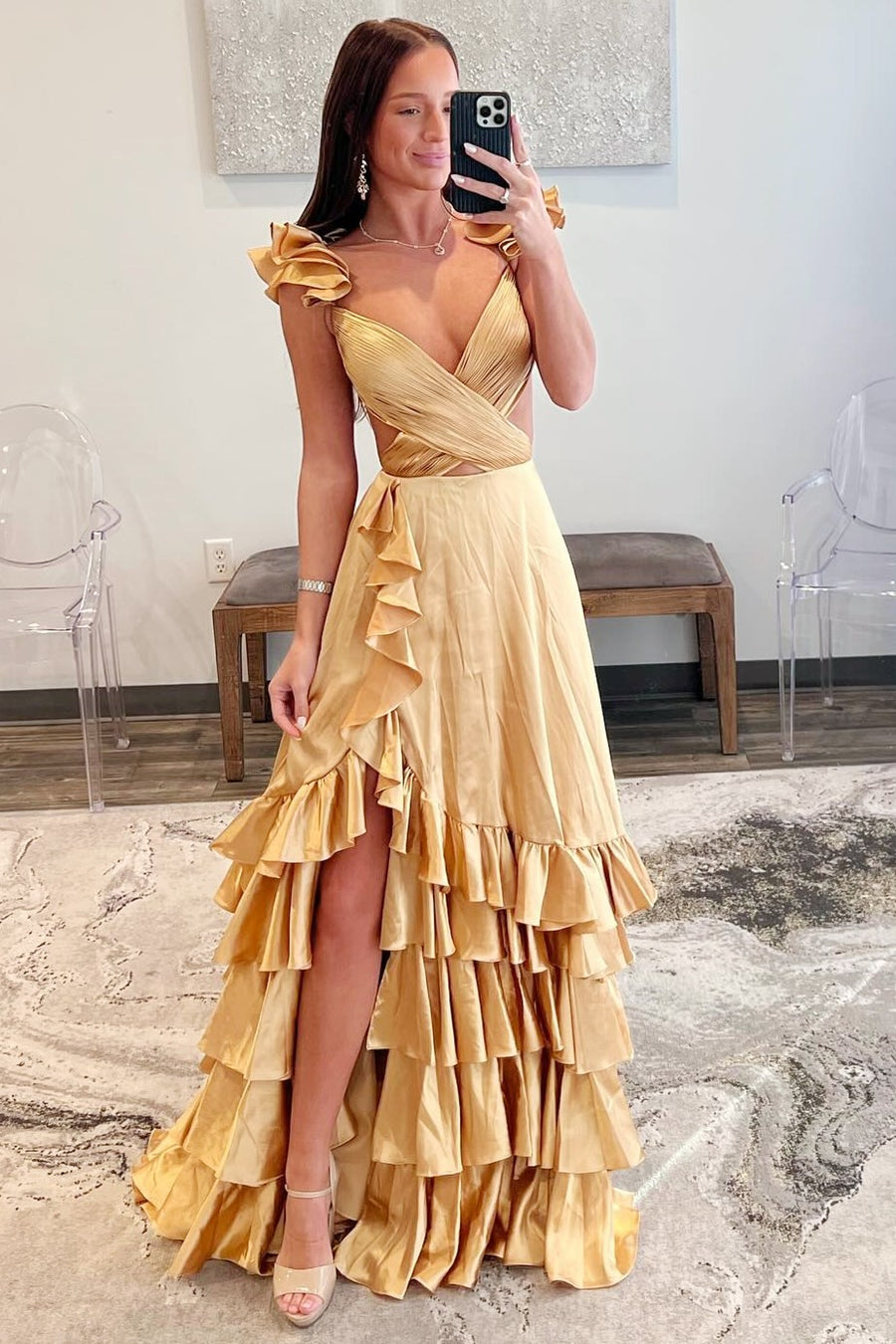 Vestido de fiesta largo de corte A con volantes y abertura