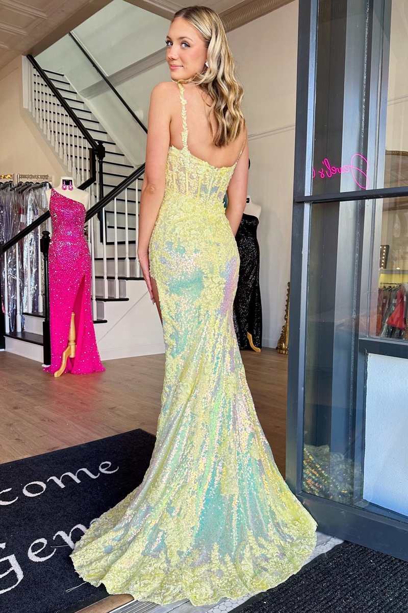 Vestido de fiesta largo estilo sirena con escote redondo y abertura y apliques de lentejuelas