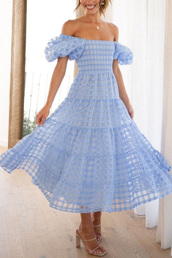 Dare To Dance – Midikleid aus gesmoktem Stoff mit quadratischem Muster und Puffärmeln