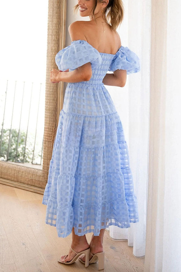 Dare To Dance – Midikleid aus gesmoktem Stoff mit quadratischem Muster und Puffärmeln