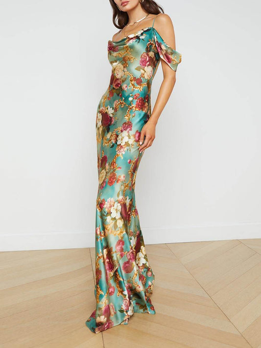 Vestido largo estampado con hombros descubiertos y radiante