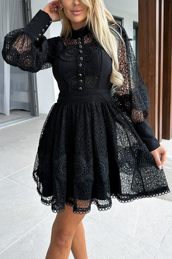 Peak Party Vibes – Formelles Minikleid mit Häkelspitze und Laternenärmeln