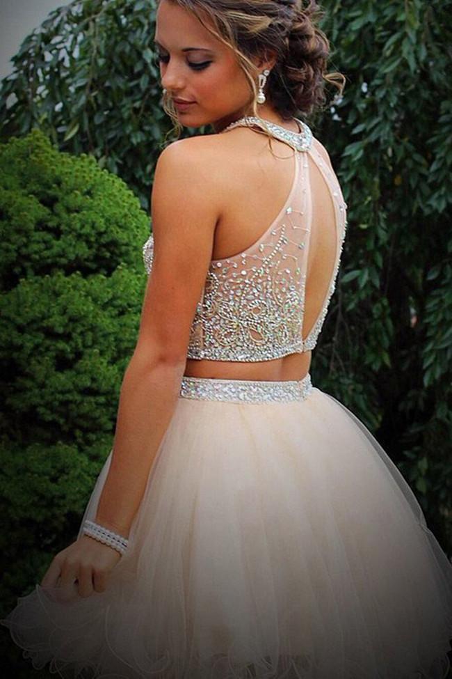 Fabulosos vestidos de fiesta de dos piezas con cuentas y tul corto.