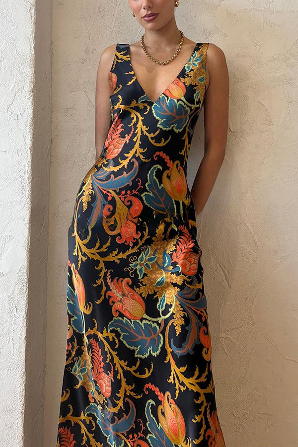 Forever Mine – Exklusives Maxi-Slip-Kleid aus Satin mit botanischem Print