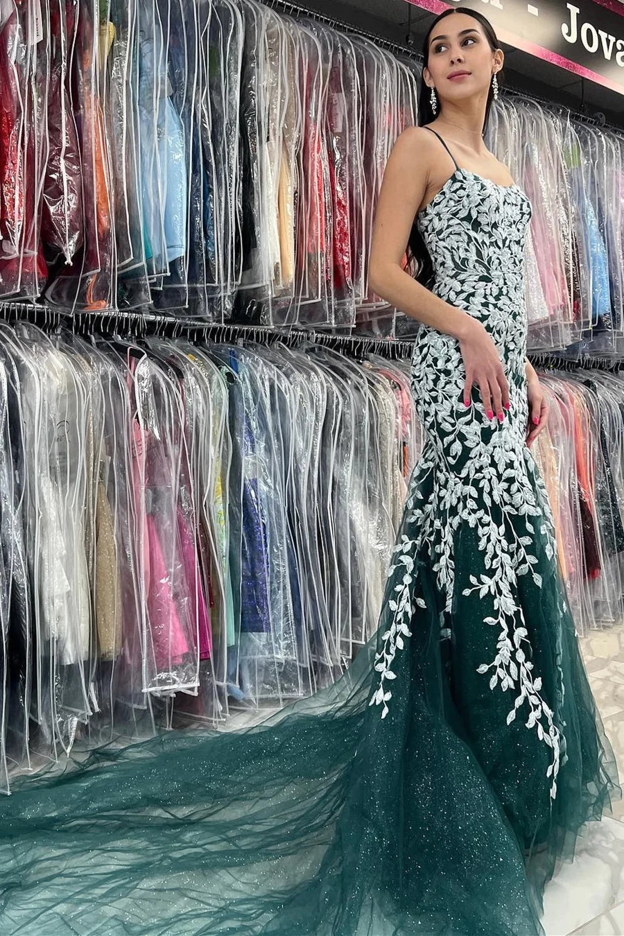 Vestido de fiesta de tul con encaje y tirantes finos de sirena