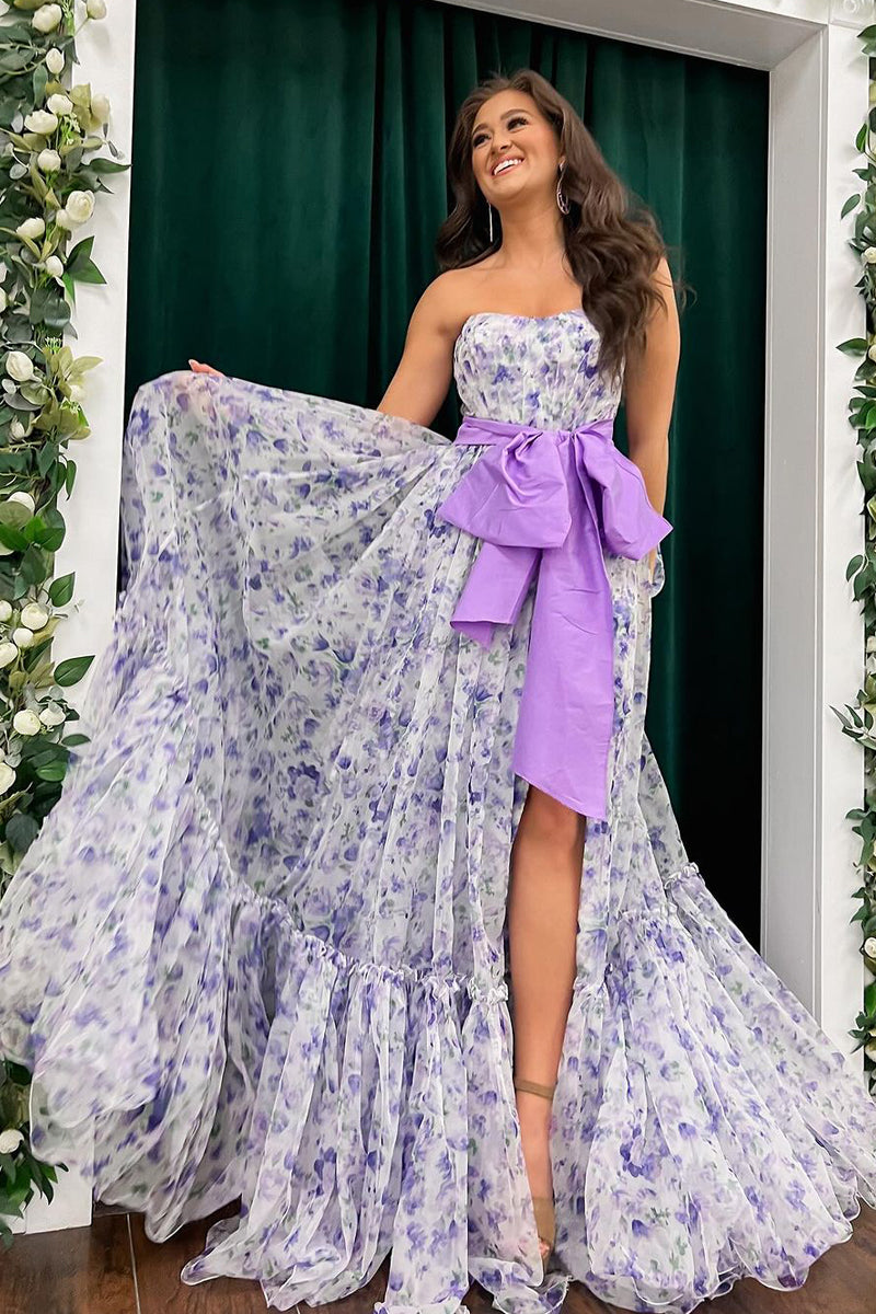Schickes, trägerloses, langes Chiffon-Ballkleid mit Blumenmuster und Schlitz
