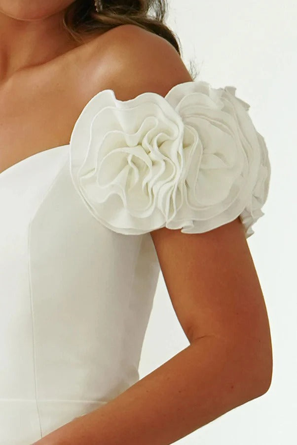 My Type – Trägerloses Midikleid mit Blumendetail und herzförmigem Ausschnitt und Schlitz