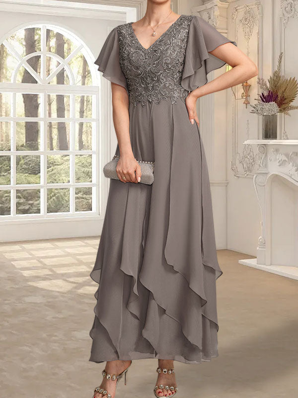 A-Linien-Kleid mit V-Ausschnitt, knöchellang, Spitzenchiffon und kaskadierenden Rüschen