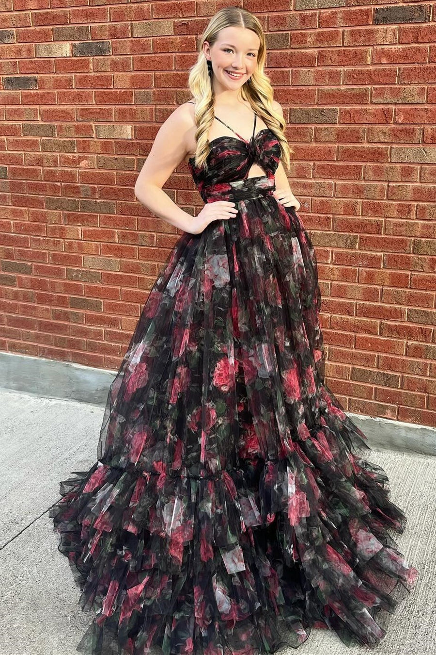 Langes Ballkleid in A-Linie mit Neckholder und Schlüsselloch