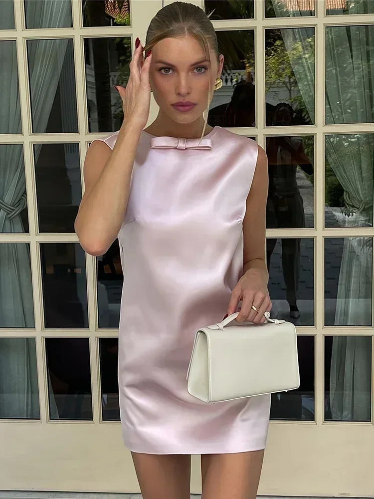 TARUXY Vestido mini de satén para mujer, sexy, sin espalda, con lazo, sin mangas, para fiesta, elegante, de noche, 2023