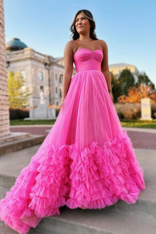 Vestidos de fiesta largos de tul con escote en forma de corazón y capas