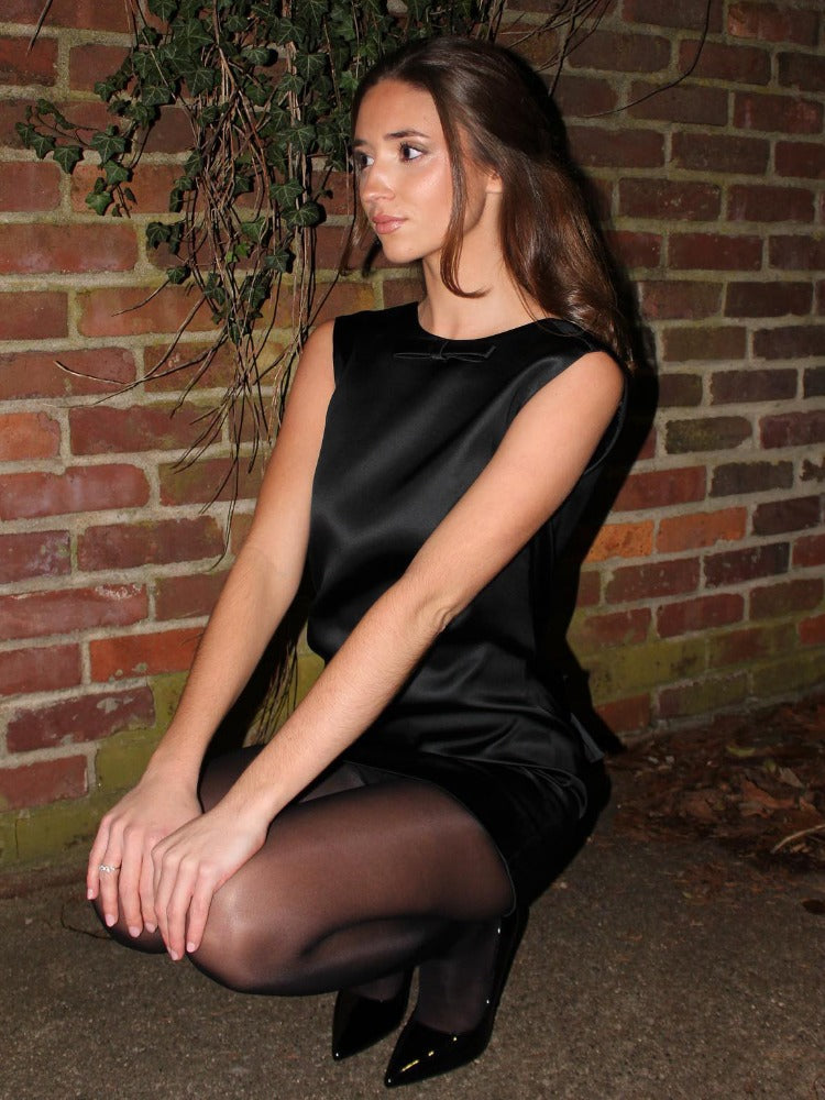 TARUXY Vestido mini de satén para mujer, sexy, sin espalda, con lazo, sin mangas, para fiesta, elegante, de noche, 2023