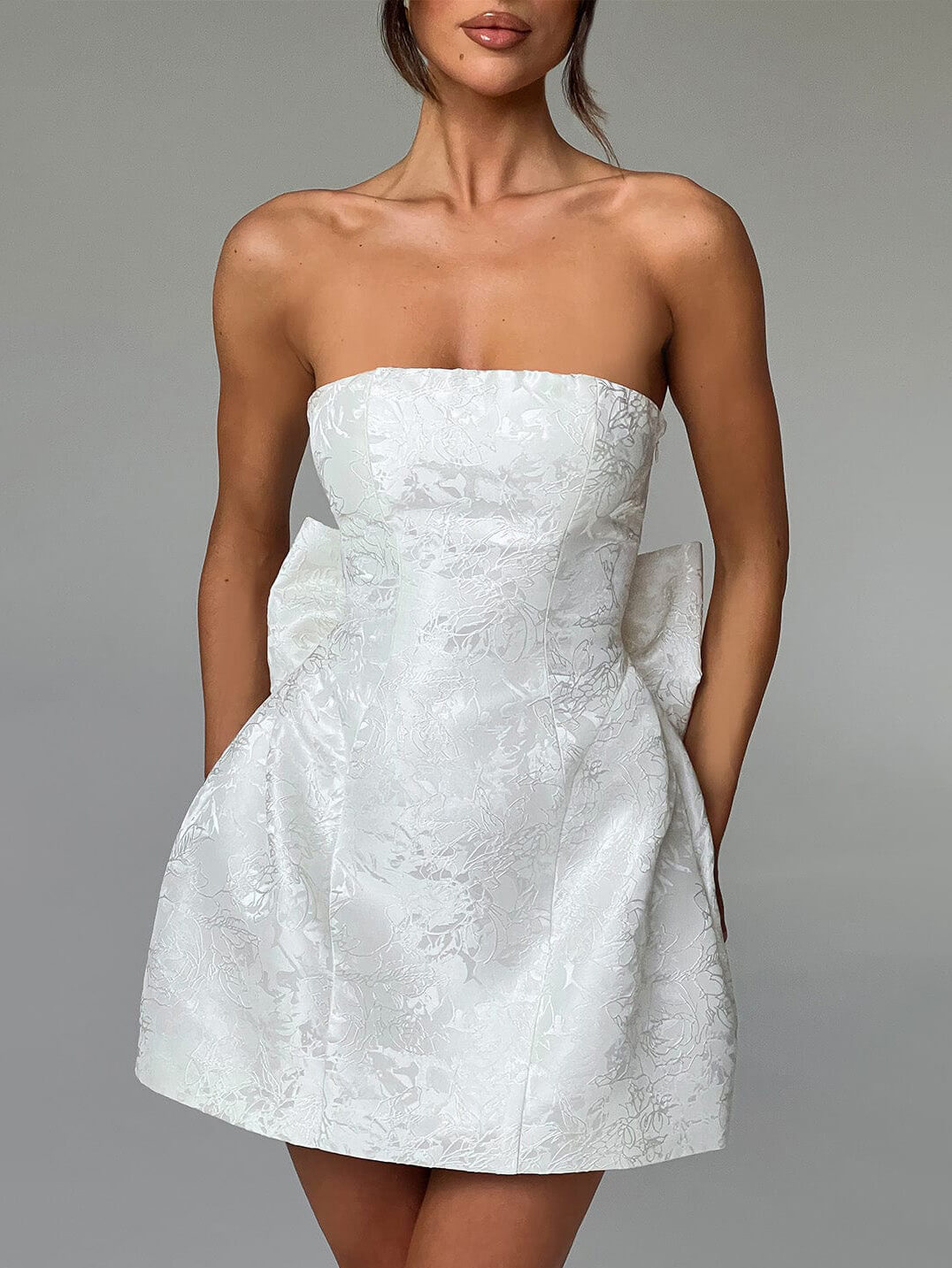 Modisches und sexy Jacquard-Minikleid mit Tube-Top und Schleife