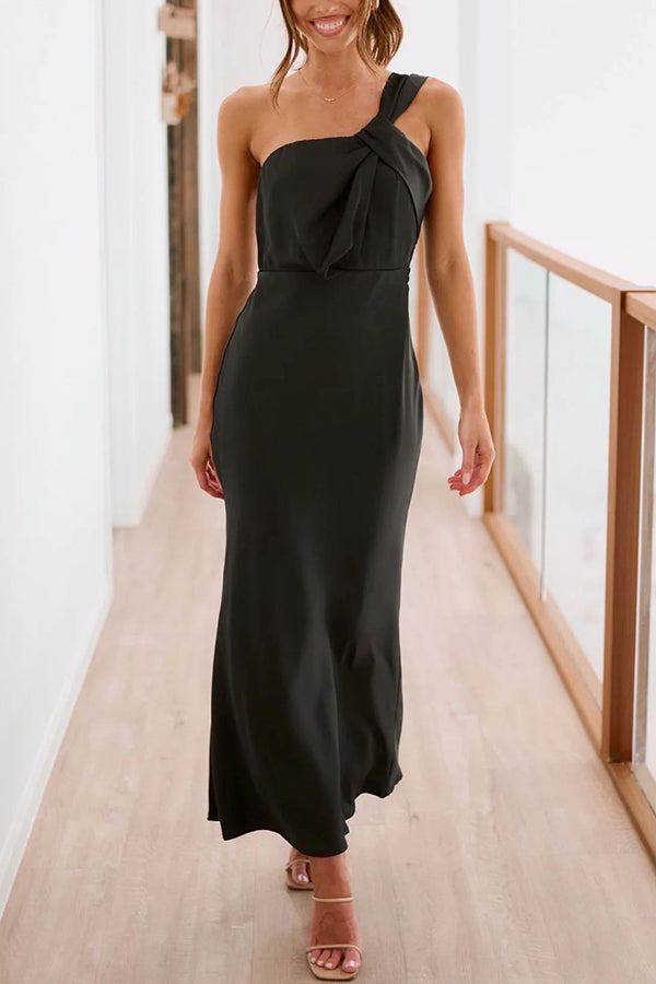 Grand Glimmer Maxikleid aus Satin mit einem Schulterträger