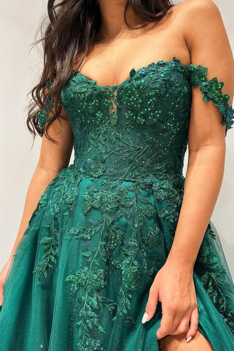 Vestido de fiesta largo de corte A con hombros descubiertos y apliques esmeralda brillante