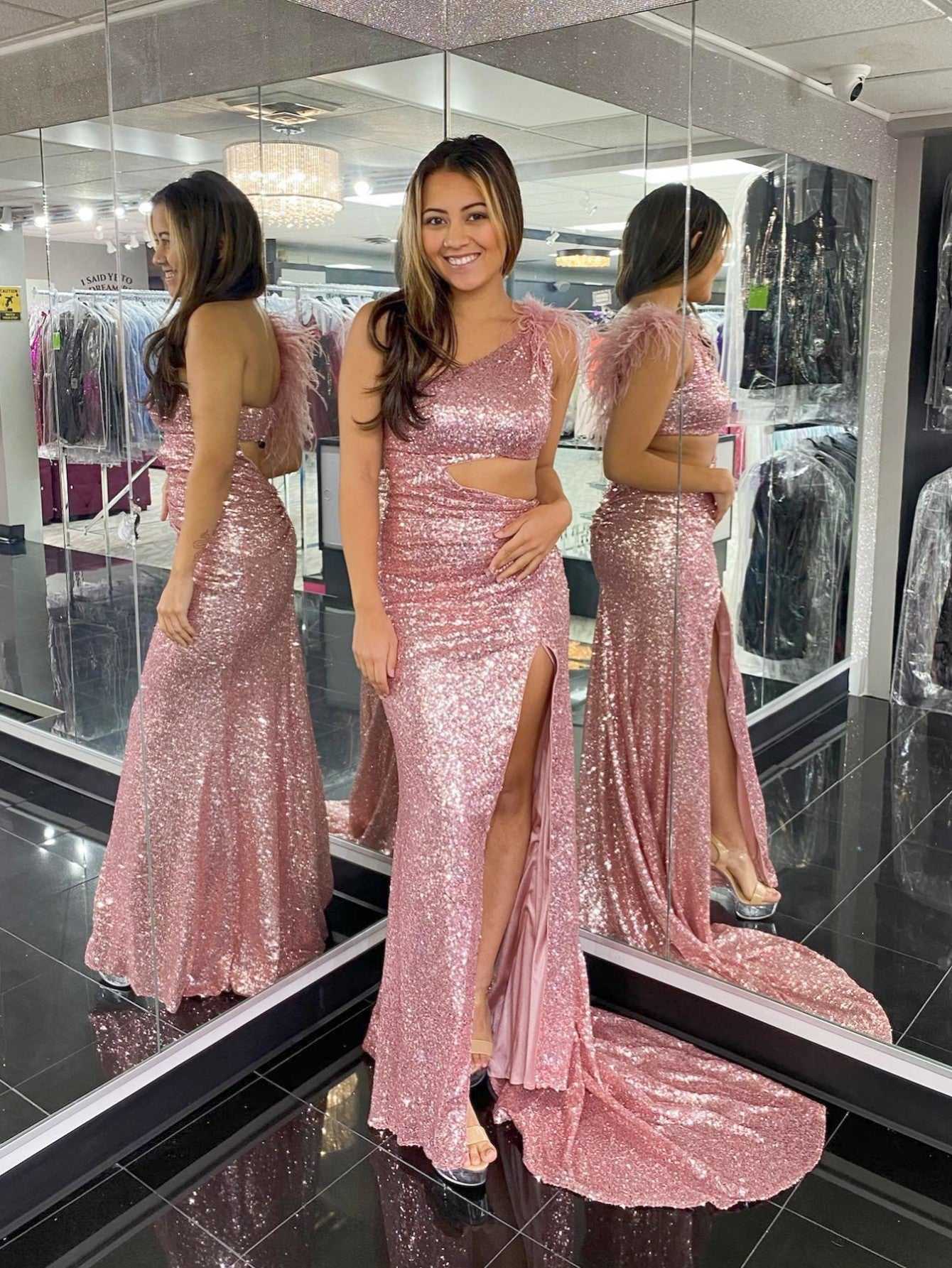 Vestido de fiesta de sirena negro único y brillante con un solo hombro